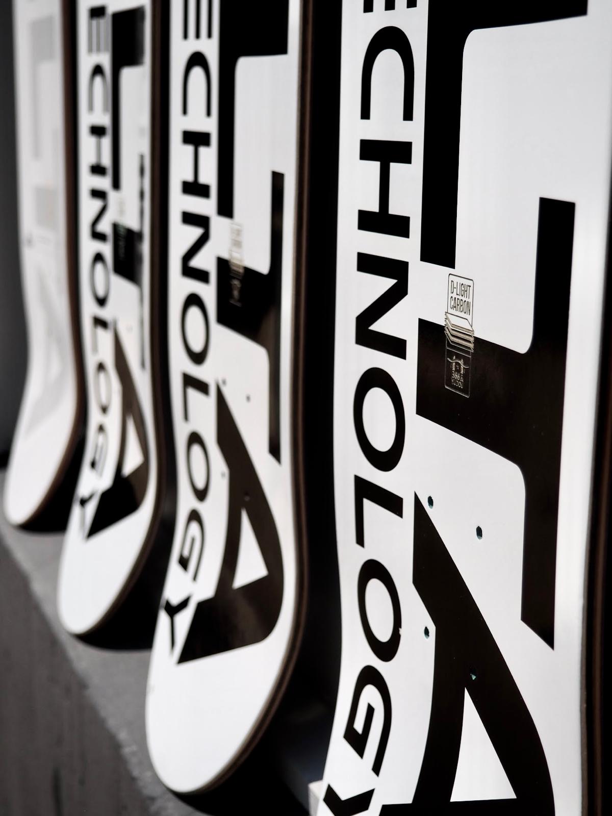 Scripts OG LOGO / D-LIGHT TECHNOLOGY